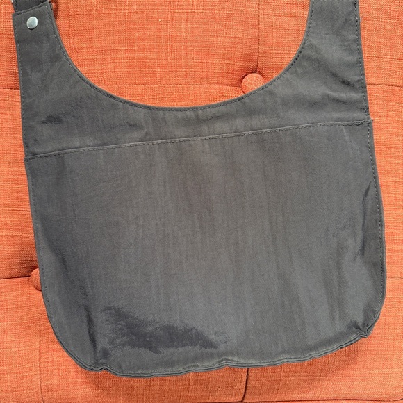 Baggalini Two-Tone cross body Shoulder Bag - Picture 7 of 9